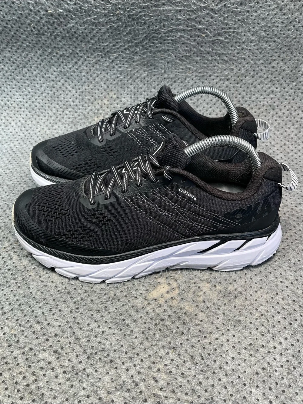 Hoka One One Clifton 6 Black Running Shoes Size 7.5 Women’s